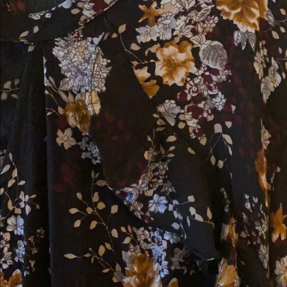 Umgee Fall Color Tunic with Flutter & Keyhole - Picture 2 of 7